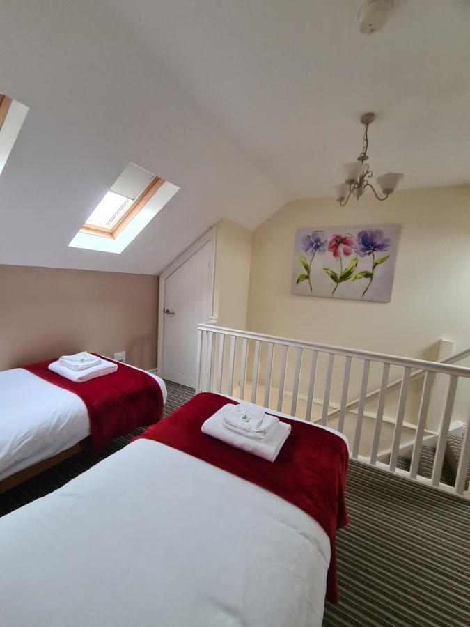 The Courtyard 3*